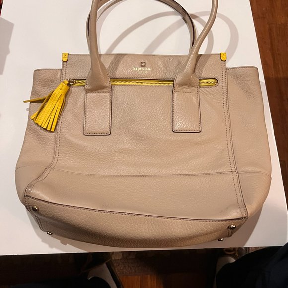 Authentic Kate Spade Creme Medium Handbag RN 0102760/ CA 57710 - Picture 2 of 6